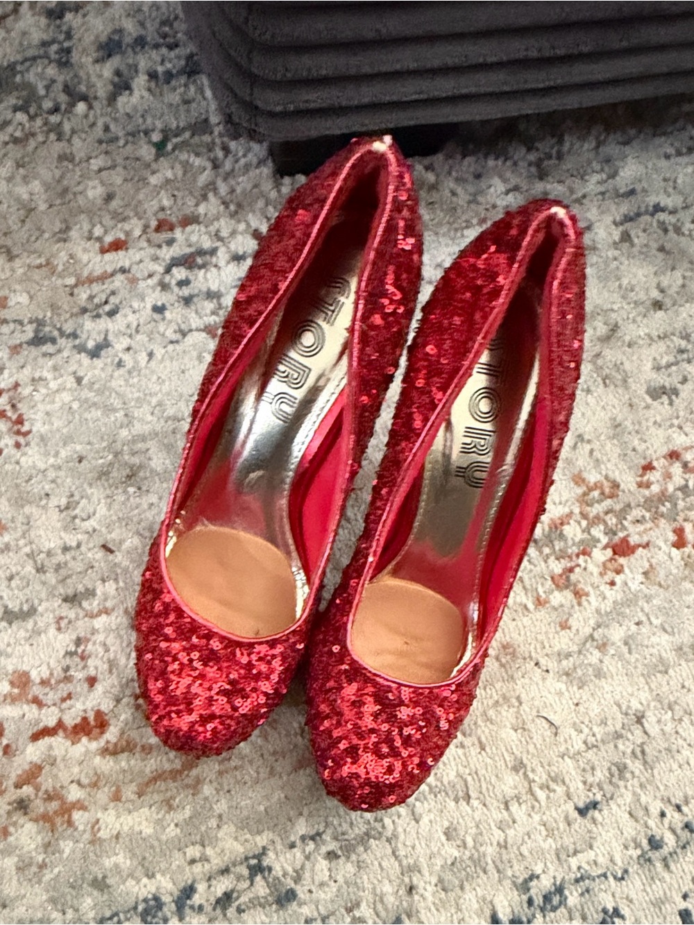 Red Sequin High Heel Pumps by TORU
